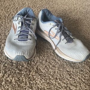 Womens Brooks Revel 5